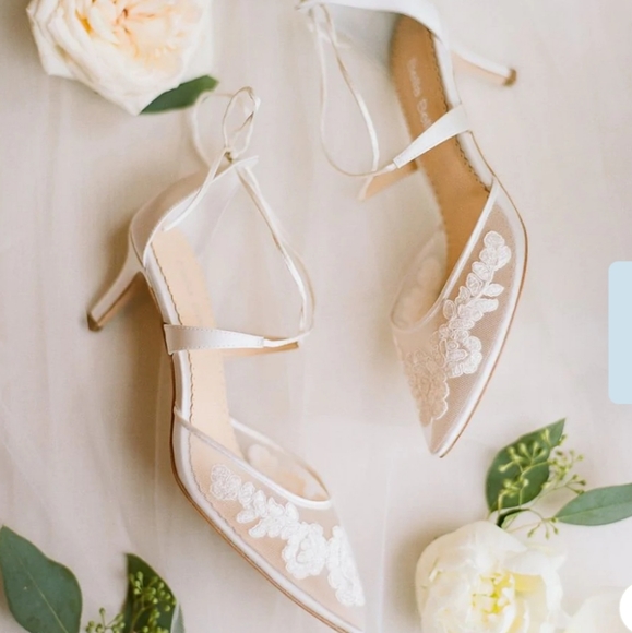 Bella Belle Shoes - NWOT Bella Belle Amelia - Ivory Floral Ivory Lace Kitten Heels